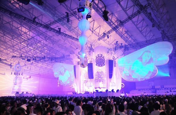 白い熱狂！“純白”のEDMイベント「SENSATION」に潜入