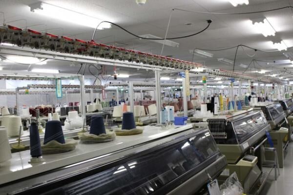 米富繊維の工場内。