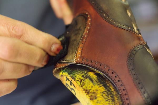 138年の伝統を継承、レザーブランド・ロトゥセが新宿伊勢丹でシューズオーダー会を実施