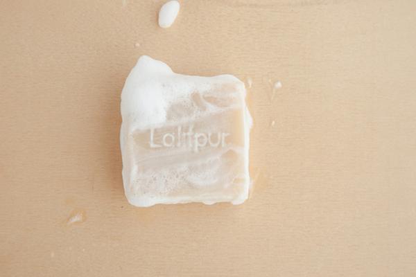 ワインを片手にほろ酔い対談。ネパール発スキンケアブランド・ラリトプールのポップアップ開催