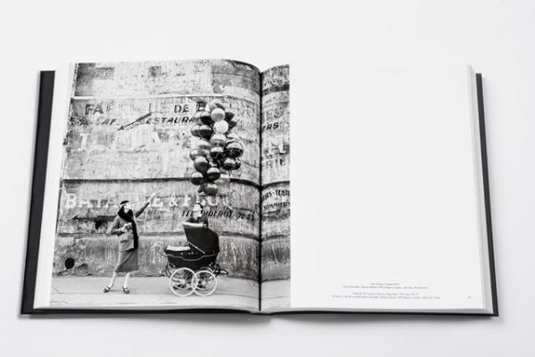 ディオールとモードの半世紀、写真家リチャード・アヴェドンの写真集『Dior by Avedon』