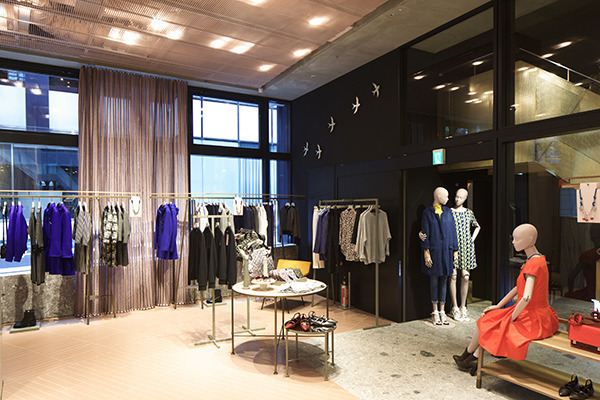 MAX&amp;Co.表参道がリニューアル、オープン記念でオリヴィア・パレルモが来日