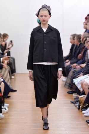 【ルック】コム デ ギャルソン・コム デ ギャルソン16SSコレクション