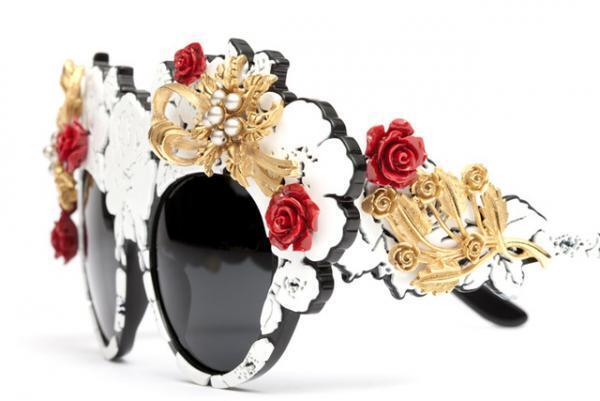 世界限定500本、ドルチェ&amp;ガッバーナのバロック調フラワーサングラス