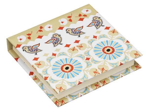 ポール &amp; ジョーの”猫列車”が新宿駅地下をジャック。期間限定のメイクアップイベント開催