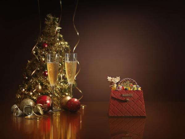 今季のパーティーバッグはケーキ!?リーガロイヤルホテルのクリスマス限定スイーツ