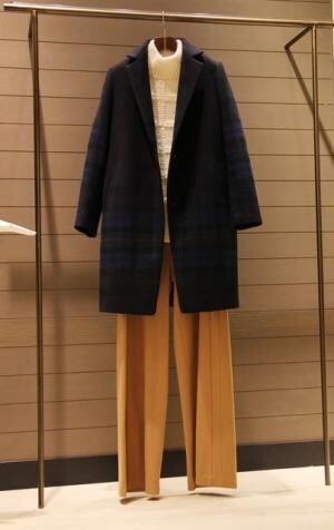 愛知県尾州の機屋で織られたニードルパンチのチェスターコート（7万3,000円）は一押しのアイテム