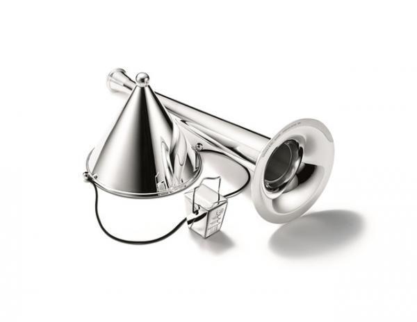 ティファニー初のショップコラボ。DSMGでカプセルコレクション「Out of Retirement」発売