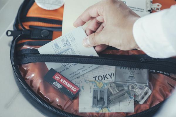 「ほぼ日手帳 2016」、アンリアレイジ×ポーターの“半月形”カバー発売