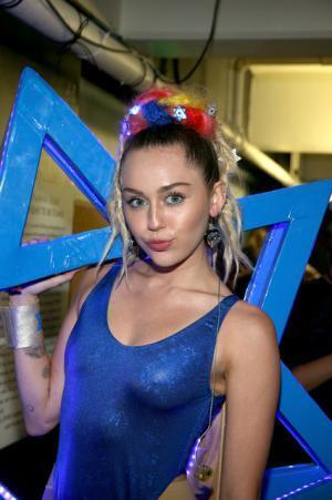 今年のハロウィンもハリウッド・セレブたちがはりきってコスプレに挑戦