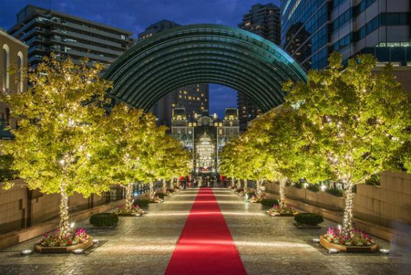 恵比寿ガーデンプレイスのクリスマス、バカラ史上最大のシャンデリアが登場