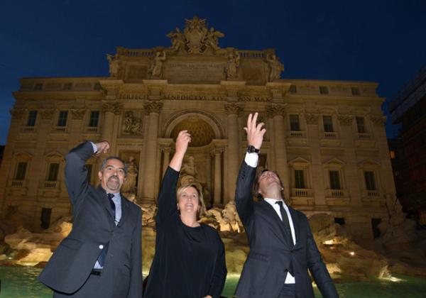 イタリア・ローマの「トレビの泉」修復工事完了、フェンディが単独支援