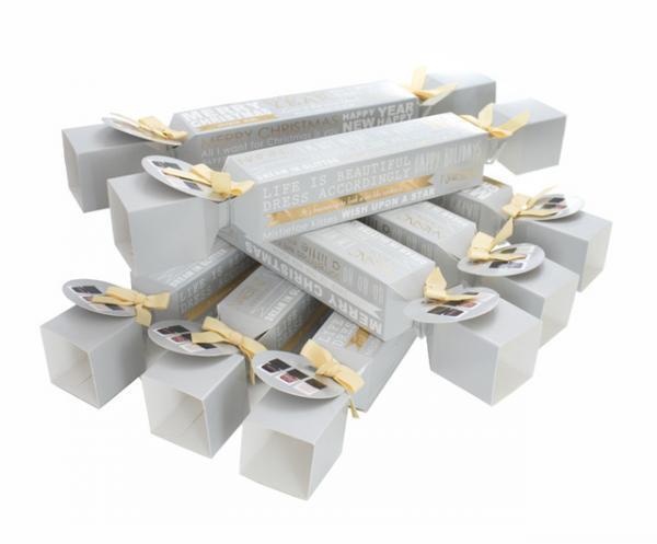 雪のように舞うホワイトゴールドグリッター…ネイルズ インクのクリスマス限定コレクション