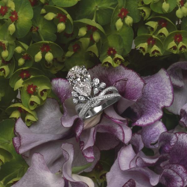 ショーメが新宿伊勢丹で新作「ジョゼフィーヌ」コレクションを披露