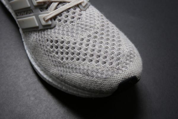 アディダス「ウルトラブースト」に2色の冬限定モデル登場