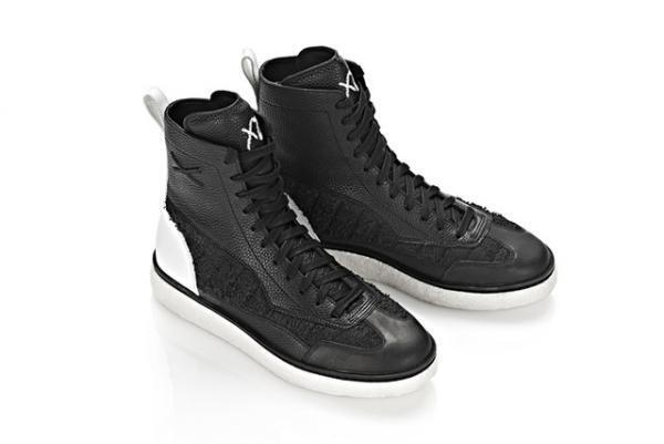 アレキサンダーワン×R&amp;BシンガーThe Weekndの限定カプセルコレクション、国内は12月発売