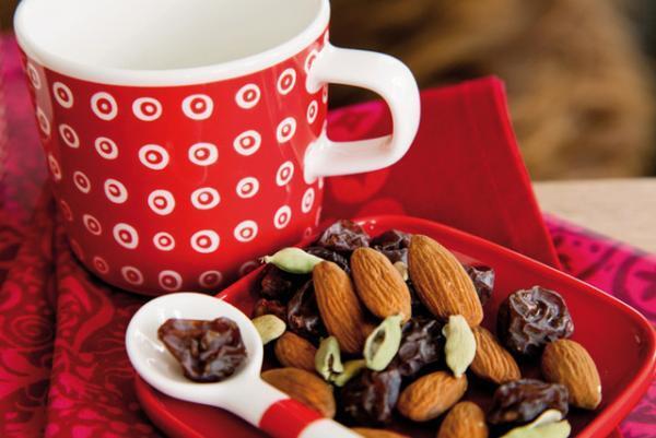 マリメッコが代官山T-Siteでクリスマスポップアップ、ウニッコ柄×花屋ル・ベスベ限定アイテム