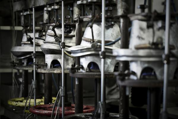 帽子デザイナーのレナード・プランク来日、la kaguで帽子を作る1日限りのライブパフォーマンス