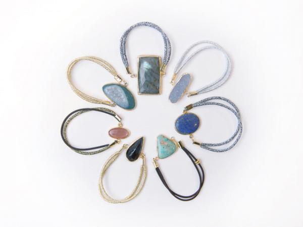 柔らかな煌めきを放つ貴石のジュエリー。Amantes Amentesがルミネ新宿でポップアップ