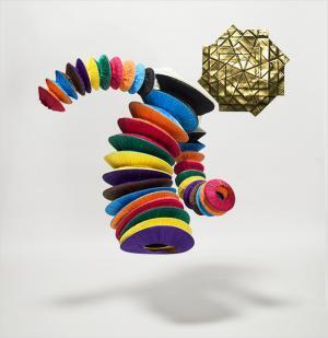 三宅一生の45年間にわたる服づくりを紐解く大規模展