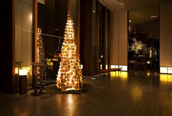 アンダーズ 東京にマリアンヌ・ゲリーによるクリスマスツリーが登場