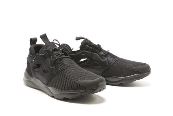 リーボック クラシック新作スニーカー「フューリーライト」誕生、21日より販売開始