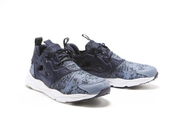 リーボック クラシック新作スニーカー「フューリーライト」誕生、21日より販売開始