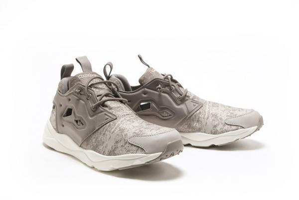 リーボック クラシック新作スニーカー「フューリーライト」誕生、21日より販売開始