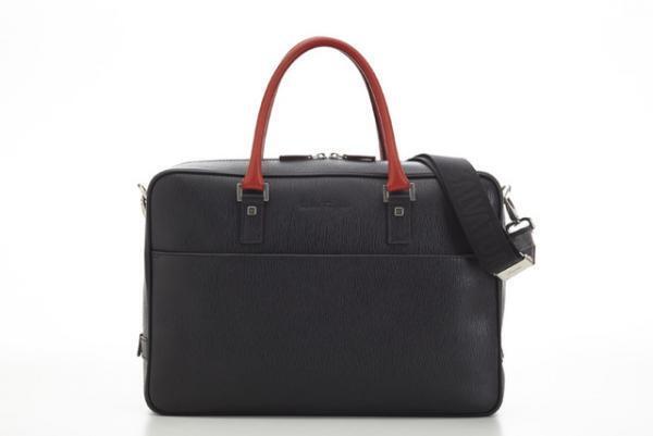 サルヴァトーレ フェラガモ、クリスマスギフト探しのためのスペシャルサイトをオープン