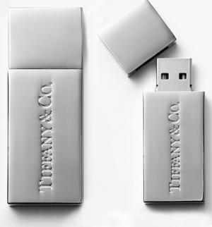 ティファニーのスタイルブック『TIFFANY A to Z』発売。限定版は刻印入りのUSBメモリ付き！