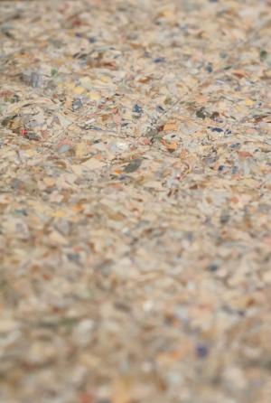 紙幣を再利用したファブリック。価値を失ったものが家具へ進化