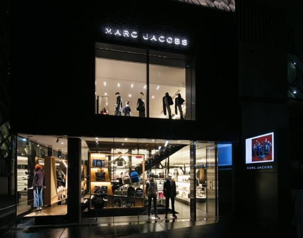 マーク ジェイコブス青山旗艦店がオープン5周年を迎えてリニューアル