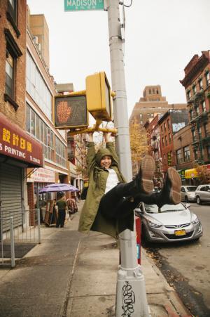 二階堂ふみの写真集『near, far』刊行記念サイン会が15日、ブックマークで開催！