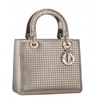 煌めくノエルを演出するディオールの16年クルーズアクセサリー