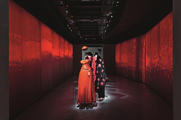 ブランド40周年の集大成、ミラノの「アルマーニ / シーロス」訪問記