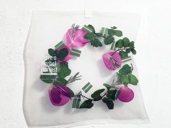 プランティカ×ロケットによる“飾れるハーブティー”、冬のエキシビションが開催。クリスマスセットの販売も