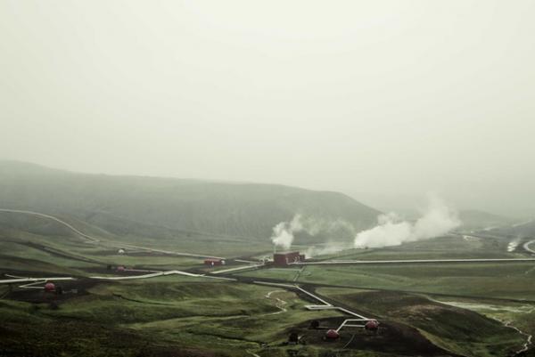 アイスランドの大自然と人との距離感。写真家・ないとうようこの作品展が銀座ソニービルで開催中