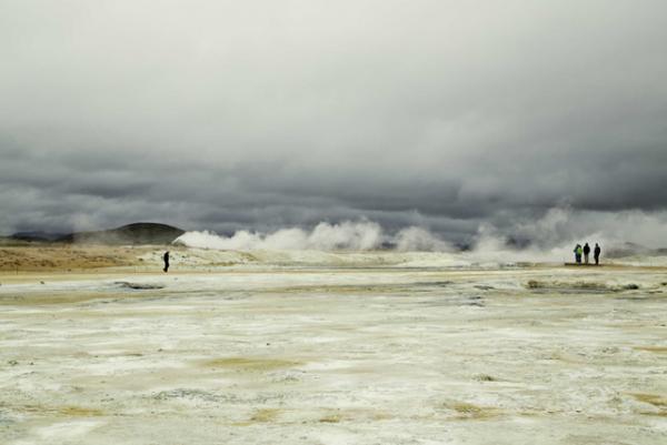アイスランドの大自然と人との距離感。写真家・ないとうようこの作品展が銀座ソニービルで開催中