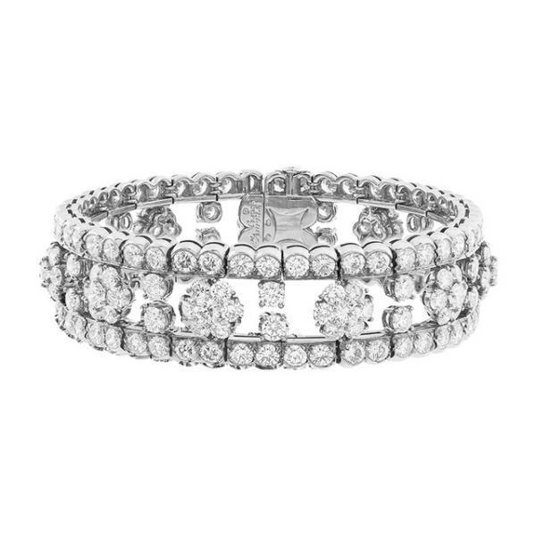 粉雪に舞い煌めくダイヤモンド。ヴァン クリーフ＆アーペルがホリデーに贈る「ダイヤモンド ブリーズ」