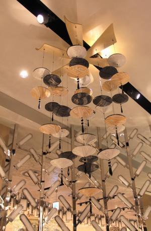 西陣・老舗帯屋×京都・建築ユニットによる「服部源ト」が新宿伊勢丹でコレクション披露