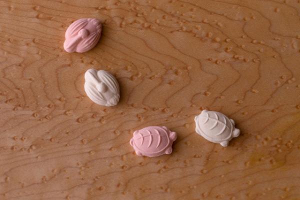 日本のミニマムな美を味覚で愛でる。開化堂6代目八木隆裕さんが選ぶKagizen Cafeの「飴雲」【冬の手土産】