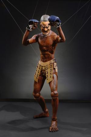 面や兜から気配を感じとる。彫刻家・淺野健一の個展がhpgrp ギャラリートウキョウで開催