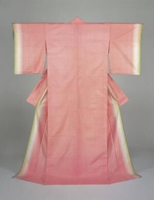 志村ふくみ 紅襲(桜かさね) 1976 滋賀県立近代美術館
