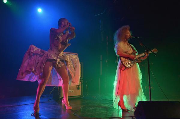 ヴィヴィアン・ウエストウッドが夫とLAでパーティーを指揮、ジョニー・デップら来場