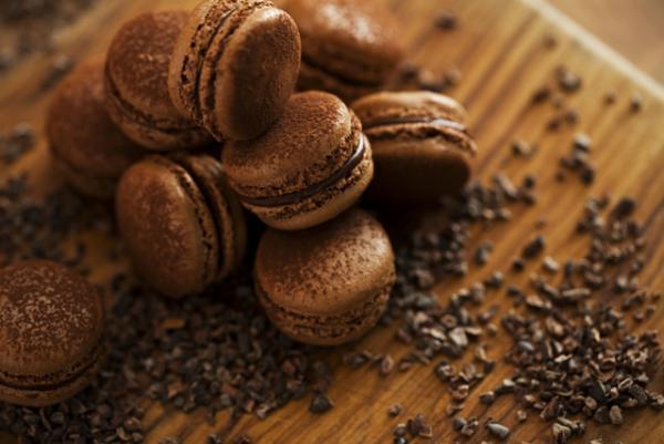 甘いチョコレートシガーを嗜む、アンダーズ 東京の大人なバレンタイン