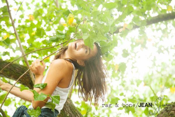 ラグ＆ボーンの「D.I.Y. Project」キャンペーンに長谷川潤、ハワイの大自然を駆け回る