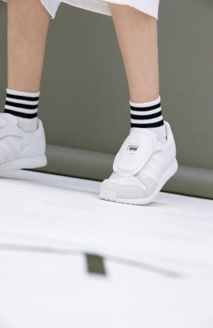 adidas Originals by HYKE第3弾、国内4店舗で3月9日に先行発売