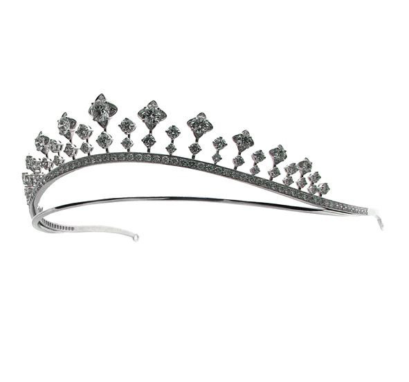 実り育む愛を象徴、ブルガリのブライダルコレクション「スピガ」