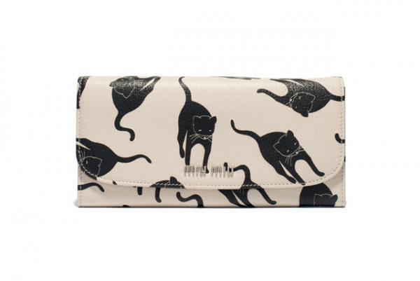 ミュウミュウの新宿伊勢丹ポップアップ。ERI WAKIYAMAとのコラボプリント柄を限定販売