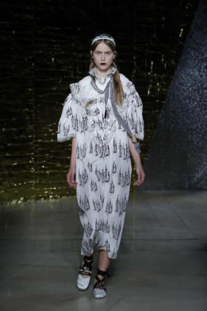 ミュウミュウの新宿伊勢丹ポップアップ。ERI WAKIYAMAとのコラボプリント柄を限定販売